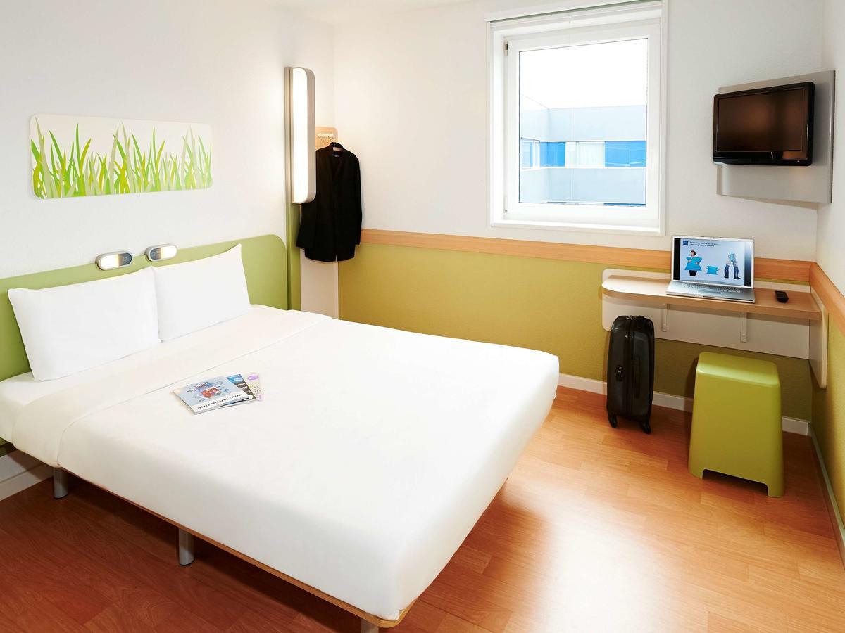 Ibis Budget Montbéliard Exterior foto