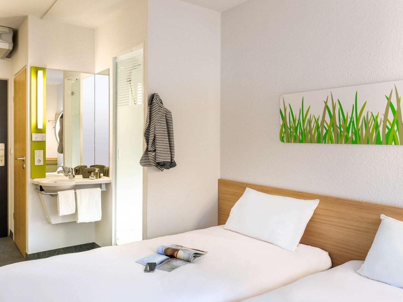 Ibis Budget Montbéliard Exterior foto